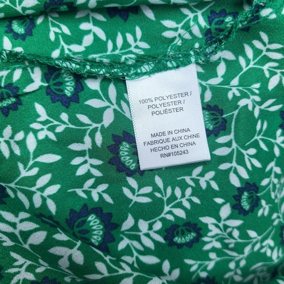 Bobeau Top Green White Blue Floral Split Vneck Sleeveless Women's Size M - Picture 8 of 8